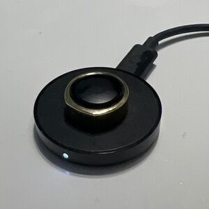 Gold Oura Ring Gen 2 Size 7 With Charger